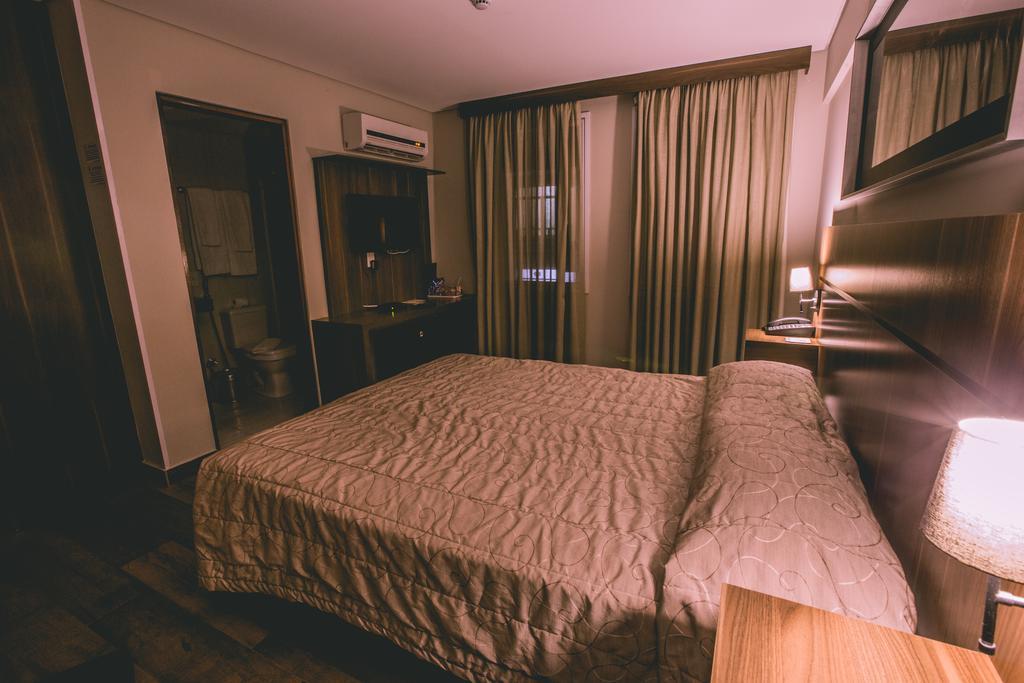Bragança Paulista Padom Business Hotel חדר תמונה