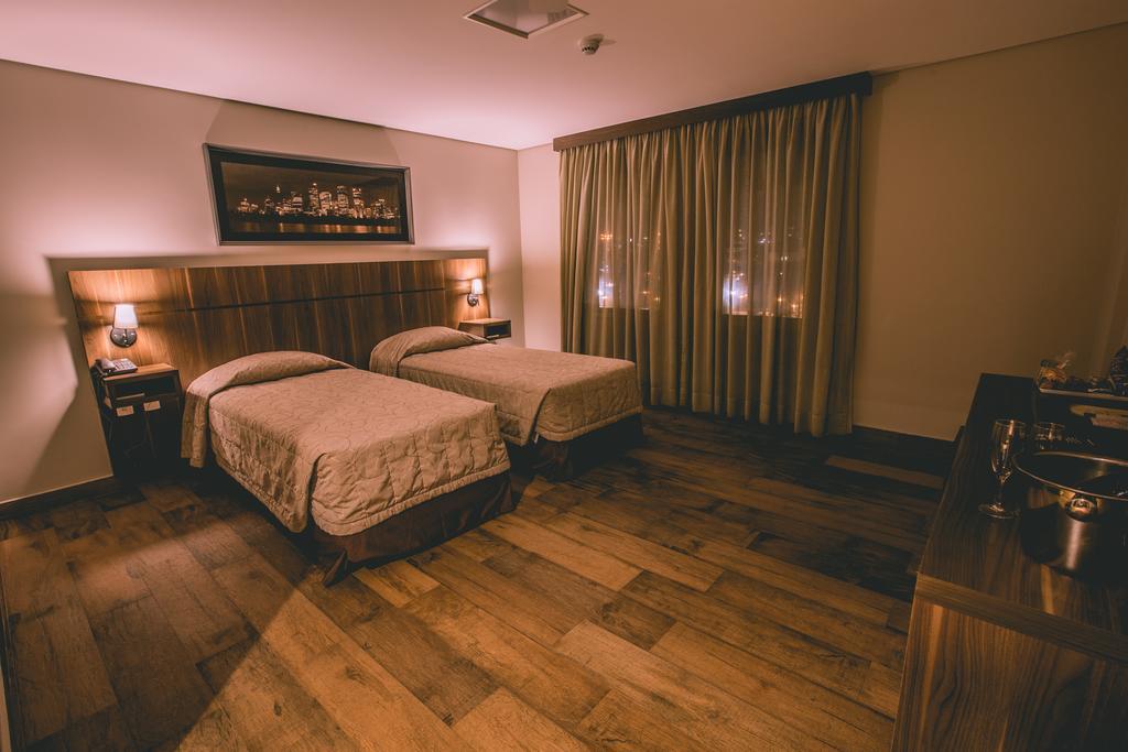 Bragança Paulista Padom Business Hotel חדר תמונה