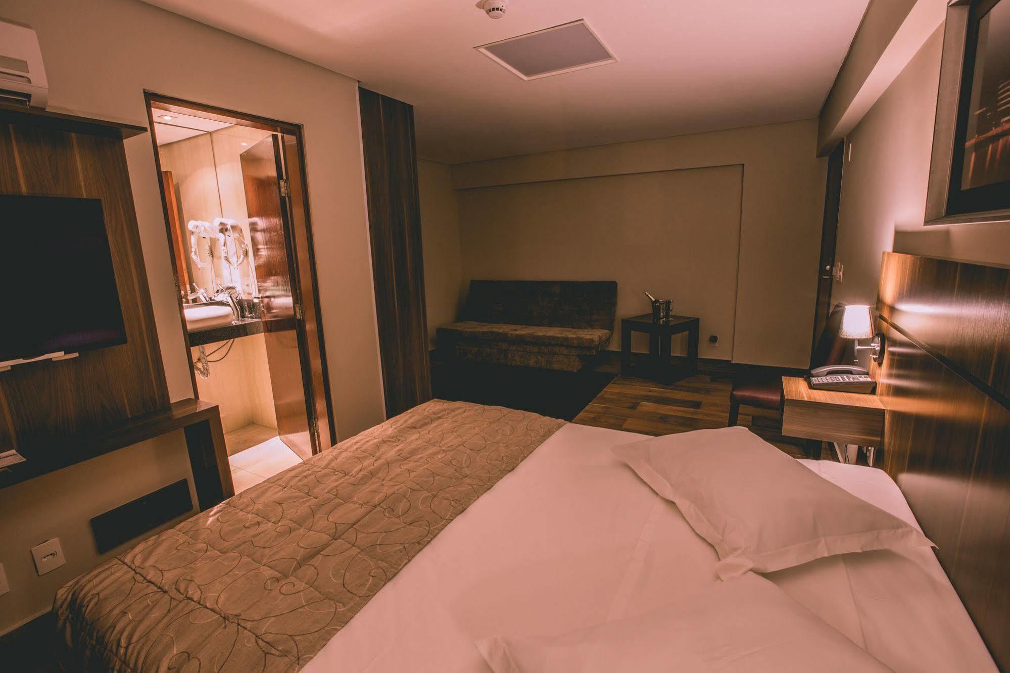 Bragança Paulista Padom Business Hotel מראה חיצוני תמונה